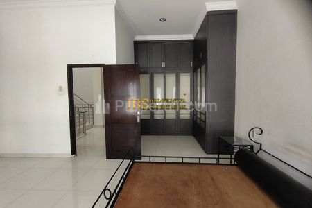 Jual Rumah Siap Huni di Komplek Cemara Asri Jalan Camelia - Medan