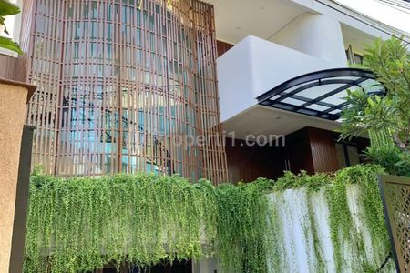 Jual Rumah Mewah Kolam Renang Luas 555 m2 di Jalan Permata Berlian, Permata Hijau, Dekat Simprug, Senayan, Sudirman, Kebayoran Lama, Jakarta Selatan