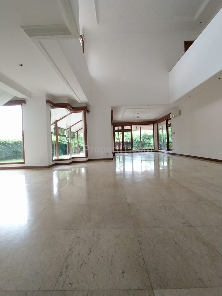 Jual Rumah Bagus di Cilandak Timur Jakarta Selatan Lokasi Strategis - 6 Kamar Tidur Semi Furnished
