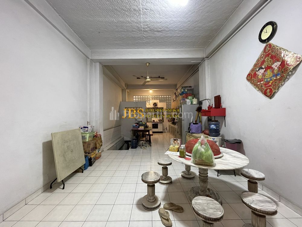 Jual Ruko 3,5 Tingkat di Pusat Kota Medan Jalan Cirebon Kondisi Siap Huni