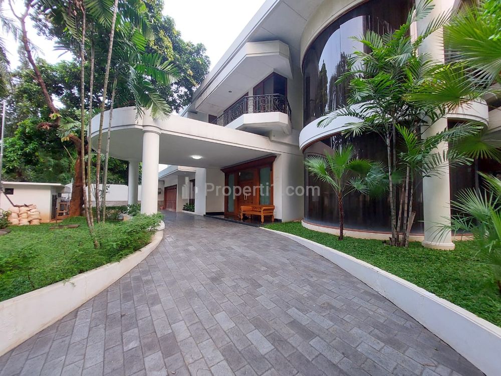 Sewa Rumah Mewah Pinggir Jalan, Strategis, Dekat Simprug, Hang Tuah, Senayan, Sudirman, Kebayoran Baru, Jakarta Selatan