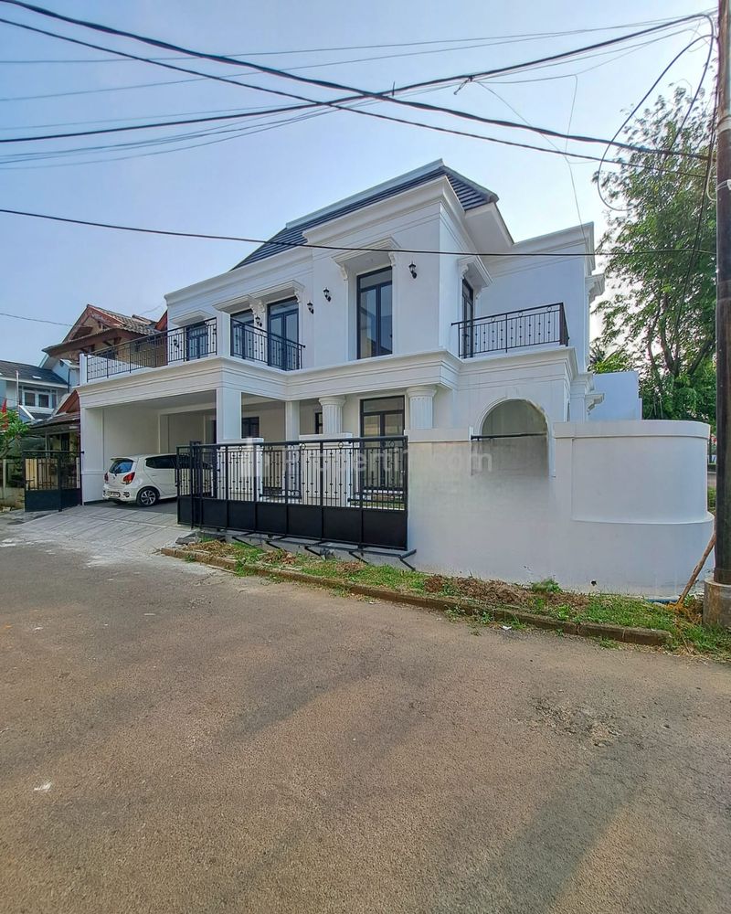 Dijual Rumah Modern Klasik Kolam Renang Dalam Komplek di Bintaro, Tangerang Selatan