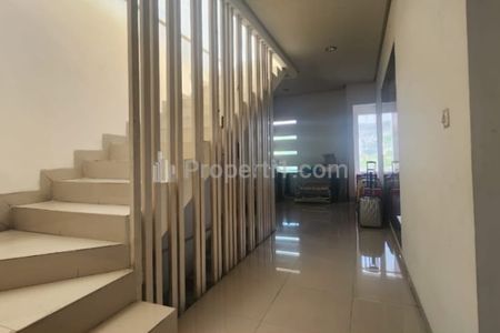 Dijual Rumah Sultan Ada Swimming Pool di BSD Delatinos, Tangerang Selatan