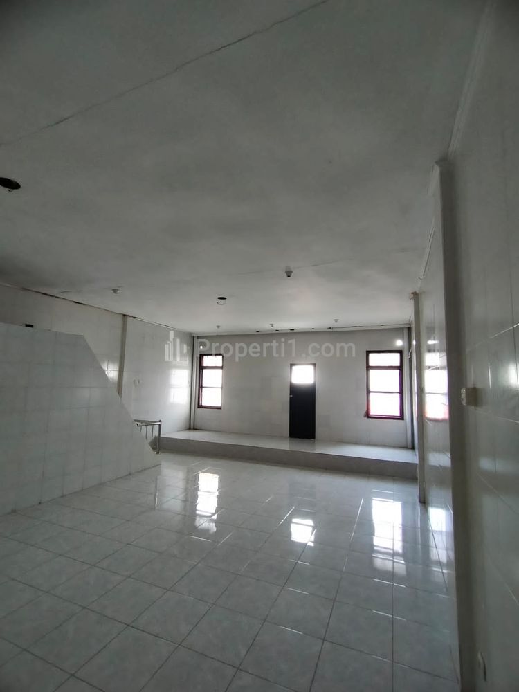 Rumah Dijual di Simpang Darmo Permai Selatan, Surabaya Barat, Siap Huni
