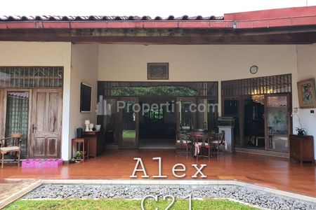 Dijual Murah Rumah Klasik di Jl. Bangka, Mampang Prapatan, Jakarta Selatan