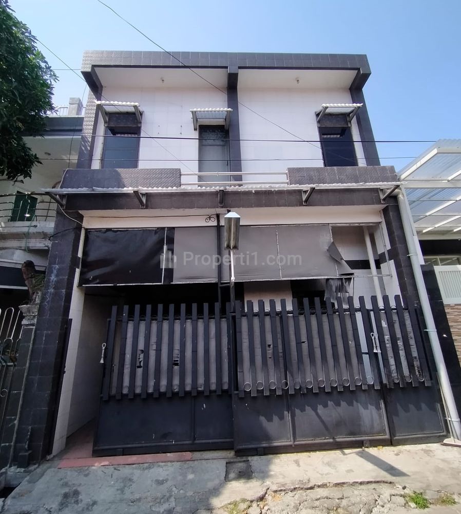Rumah Dijual di Simpang Darmo Permai Selatan, Surabaya Barat, Siap Huni