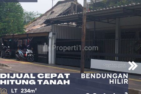 Dijual Rumah Lokasi Sangat Strategis Area Prime Semanggi Hitung Tanah di Daerah Bendungan Hilir Jakarta Pusat