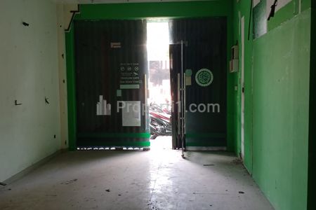 Sewa Murah Nego Tipis Ruko di Pejaten Raya 3.5 Lantai, Pinggir Jalan, Siap Usaha, Pasar Minggu, Jakarta Selatan