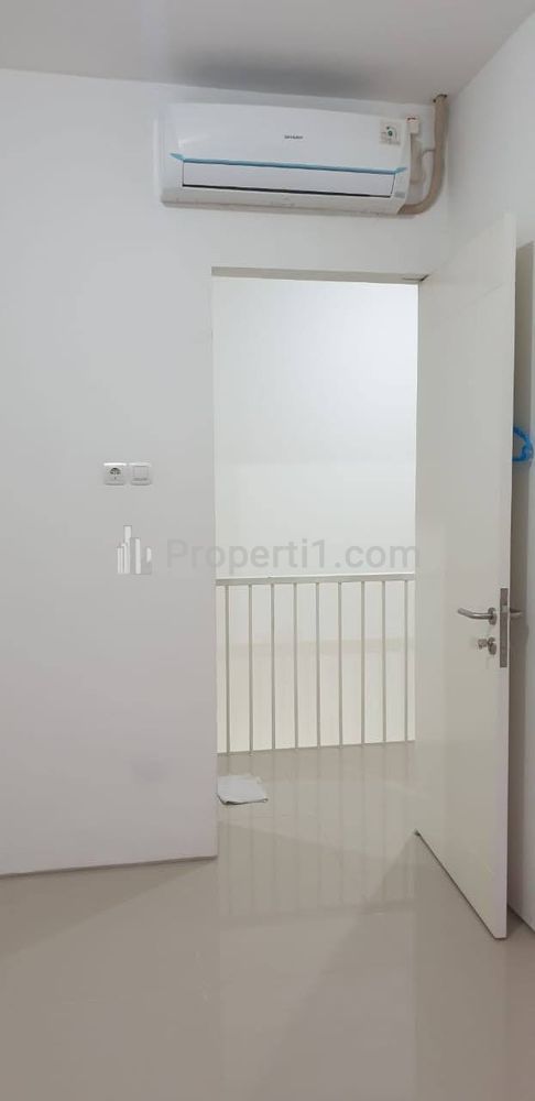 Rumah Disewakan di Royal Residence Surabaya Barat Minimalis Siap Huni
