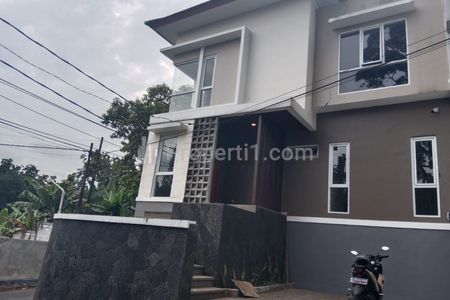 Dijual Rumah Lux Hook Sayap Tubagus Ismail Cigadung Dekat Dago Bandung