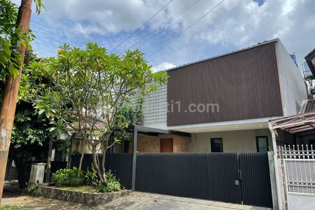 Rumah Dijual di Dalam Komplek Dekat MRT Lebak Bulus, Jakarta Selatan