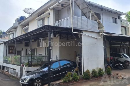 Dijual Rumah Komplek Hoek 2 Lantai Ditambah 1 Ruangan Kantor Terpisah di Swadarma, Ulujami, Pesanggrahan, Jakarta Selatan