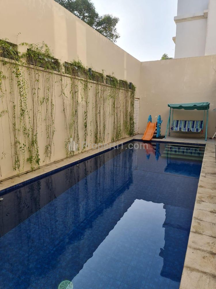 Jual Murah Rumah Private Pool 5 Kamar Tidur di Cluster Palm Spring Jakarta Garden City Jakarta Timur