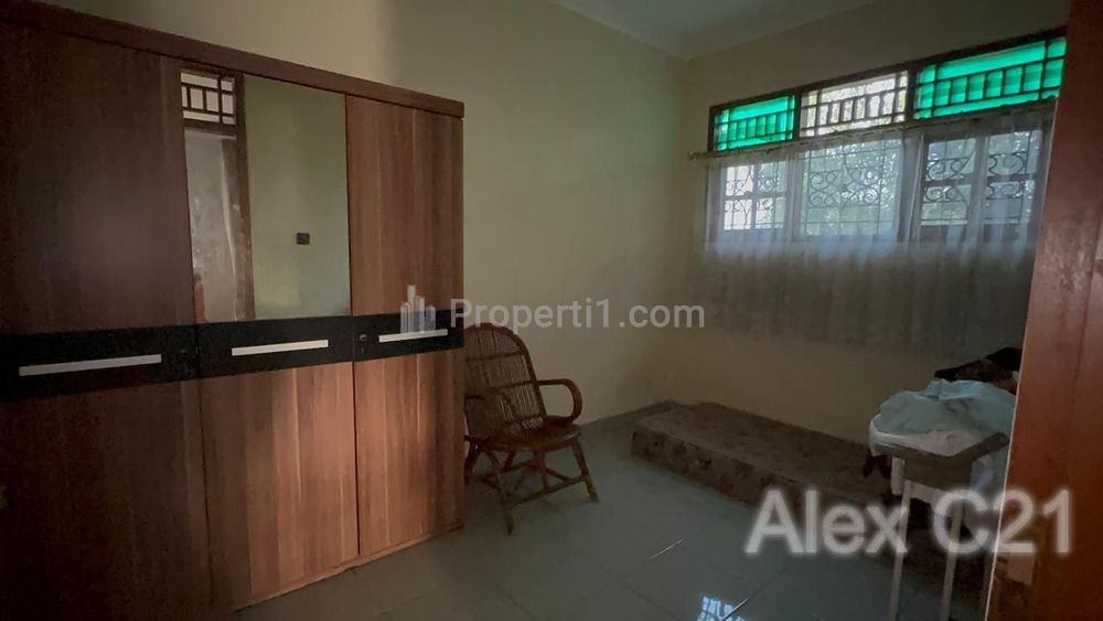 Dijual Rumah 2 Lantai Siap Huni, di Daerah Cipedak, Srengseng Sawah, Jagakarsa, Jakarta Selatan