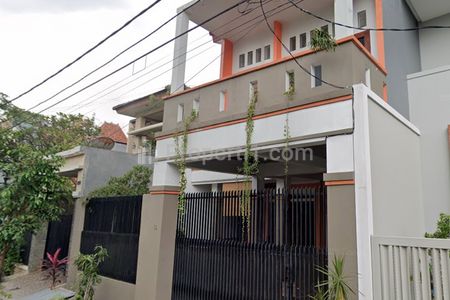 Jual Rumah Siap Huni Komplek Karang Pola, 40 Meter ke Jalan Raya Ragunan, Jakarta Selatan