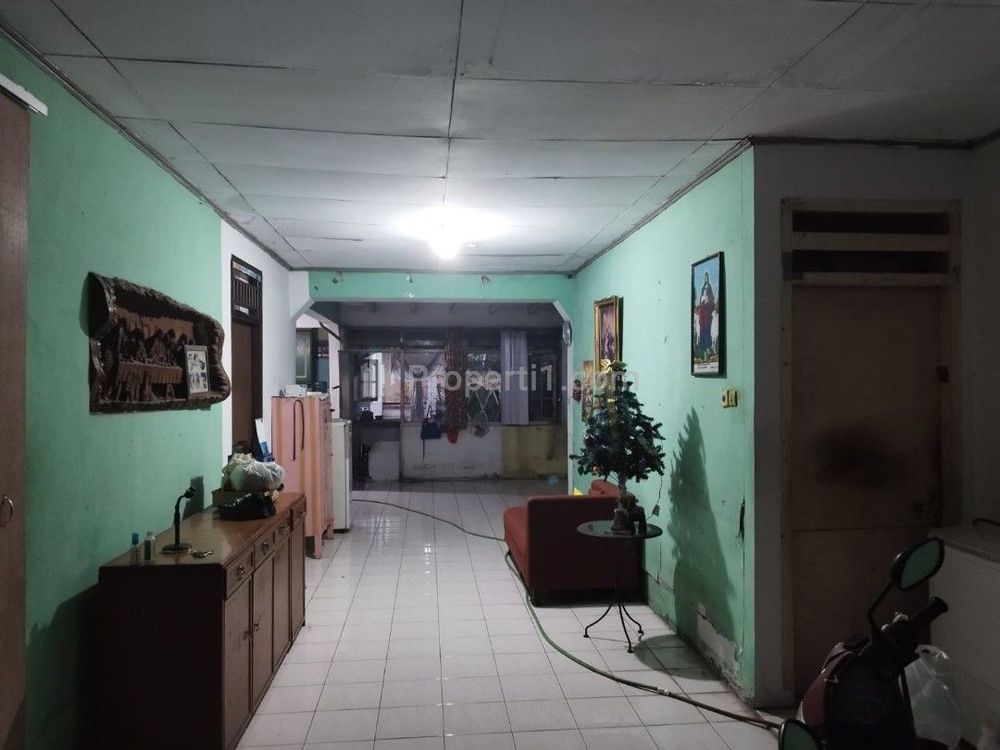 Dijual Rumah 6 Kamar Tidur Luas Tanah 310m2 TERMURAH di Cakung Jakarta Timur dekat Kelapa Gading