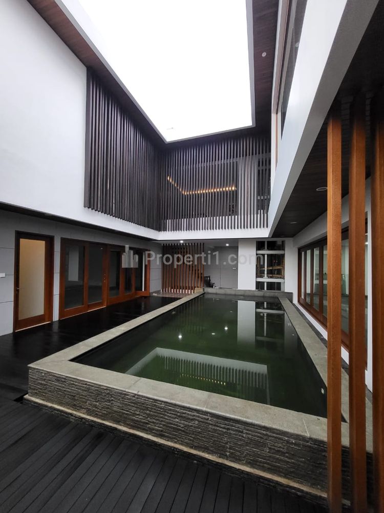 Dijual Rumah Mewah Lokasi di Pondok Indah, Jakarta Selatan