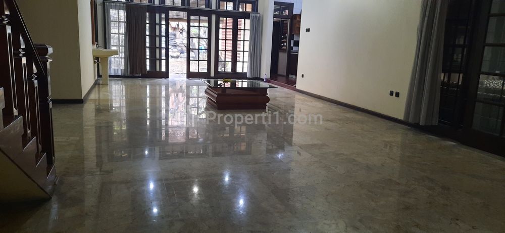 Jual Rumah di Tengah Kota Surabaya - Dharmahusada Utara
