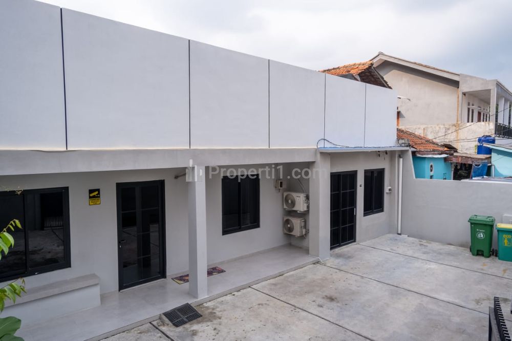 Dijual Kost Eksklusif 17 Kamar di Mampang Prapatan Jakarta Selatan