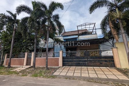 Dijual Rumah dan Gudang di Jalan Granit Kumala Gresik