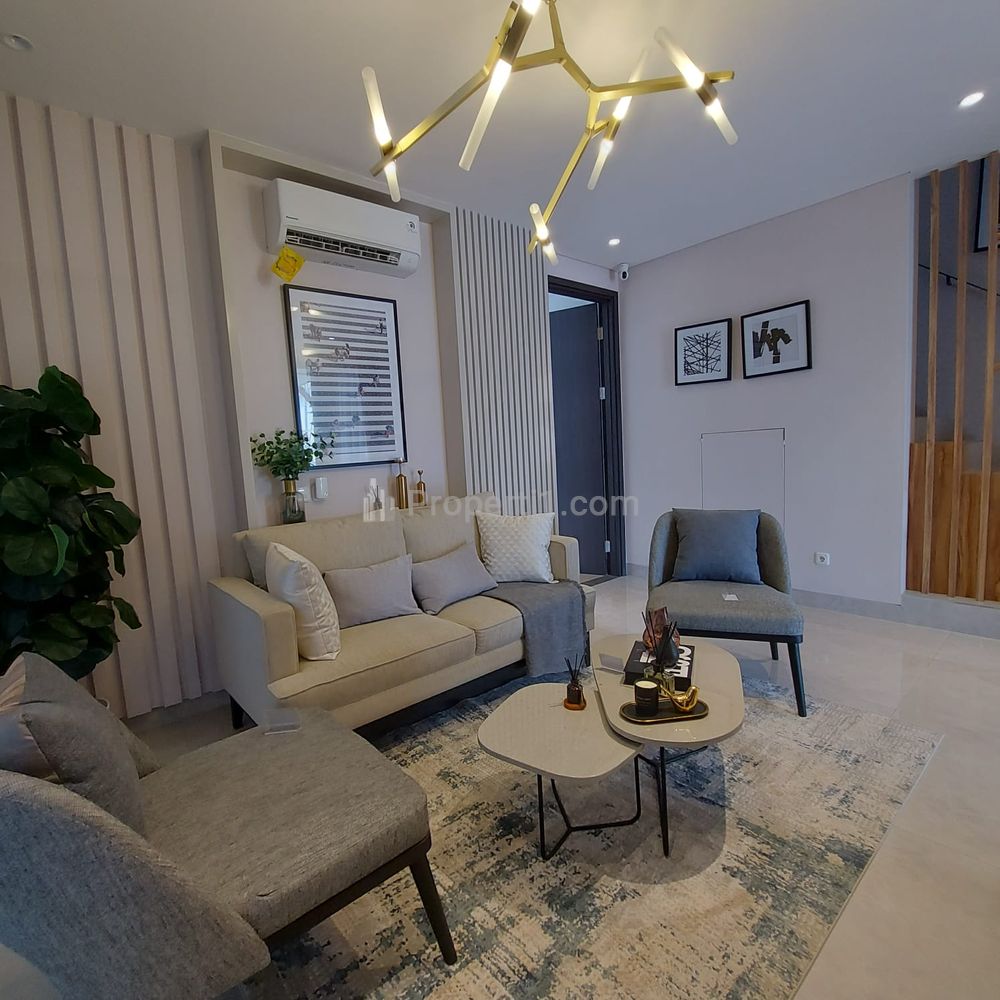 Dijual Rumah Mewah 3 Lantai di BSD City Tangerang