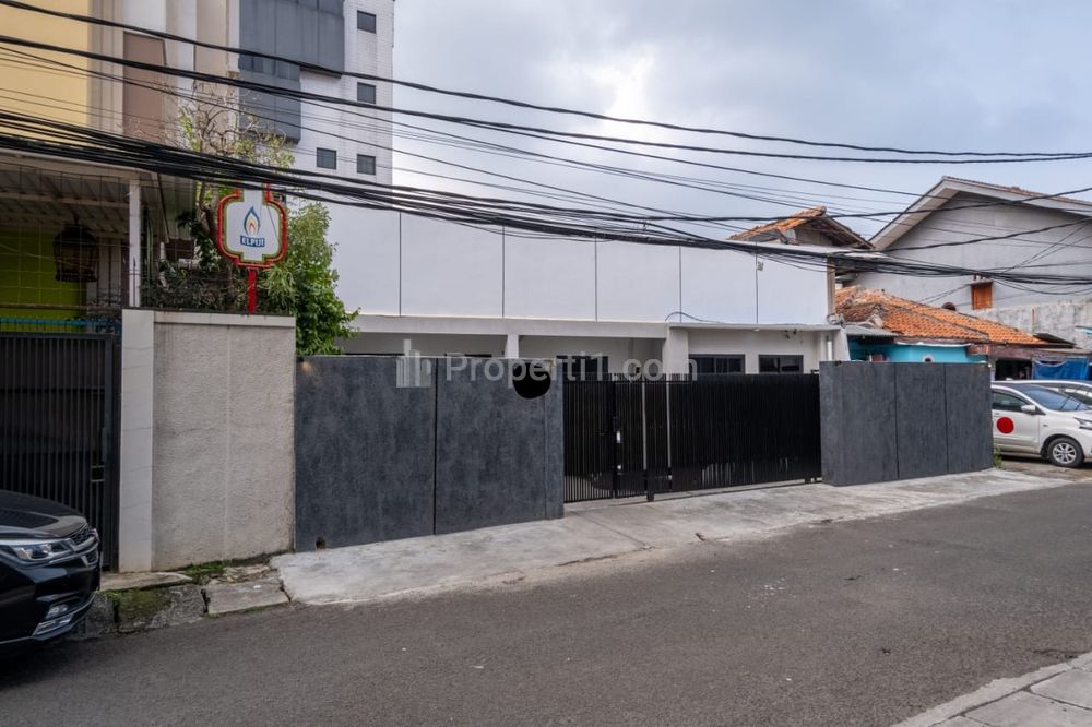 Dijual Kost Eksklusif 17 Kamar di Mampang Prapatan Jakarta Selatan