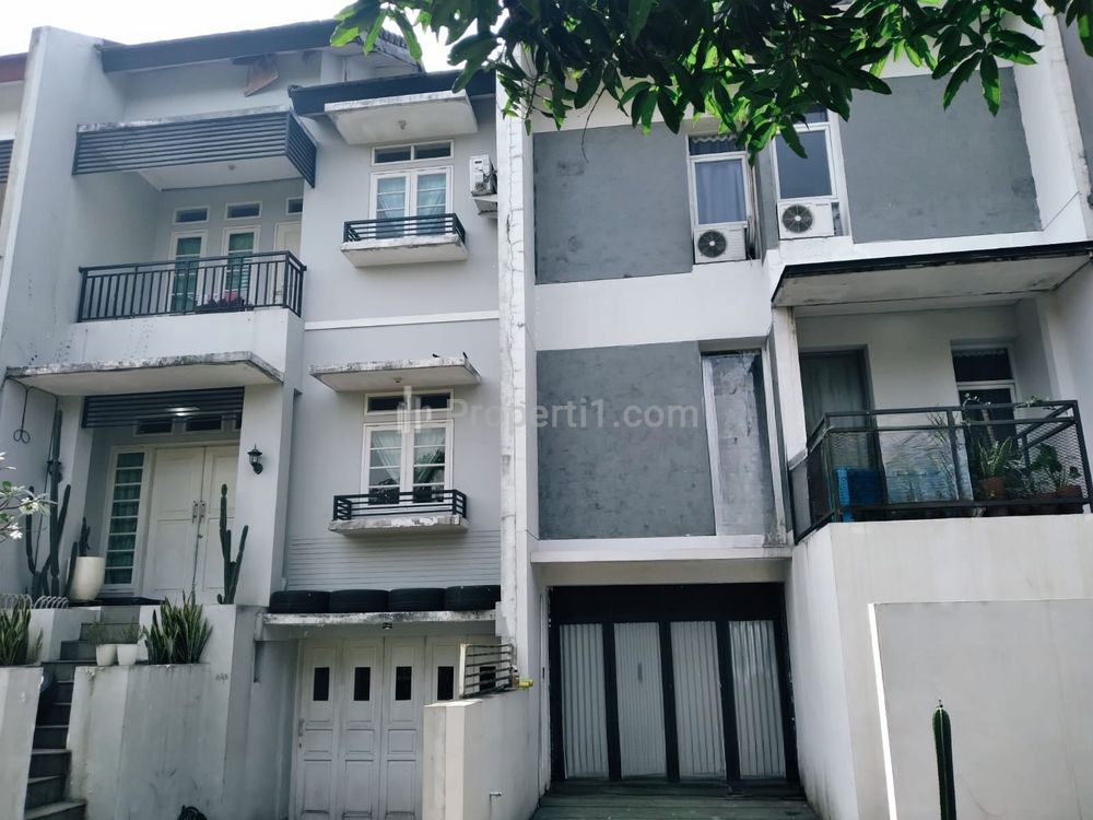 Rumah Dijual Dalam Cluster Dekat Samsat Cinere, Depok