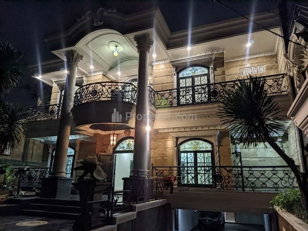 Dijual Rumah Elit 9 Kamar di Daerah Menteng, Jakarta Pusat