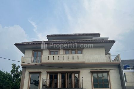 Jual Rumah Hook Komplek Dekat Toll Meruya Jakarta Barat