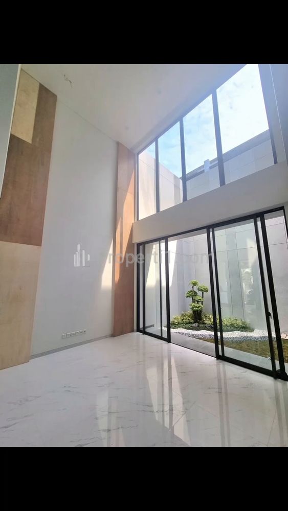 Dijual Rumah Baru 3 Lantai Dalam Kompleks Townhouse di Pantai Mutiara Penjaringan Jakarta Utara