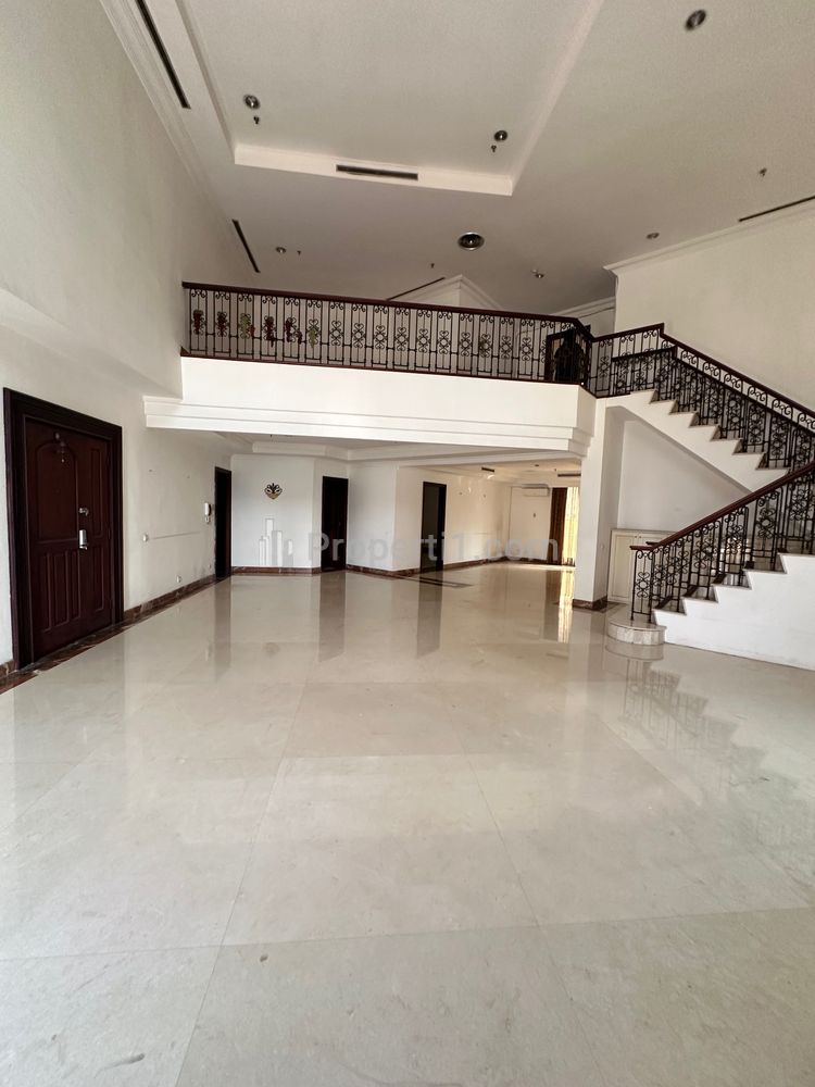 For Sale Penthouse Apartment Kusuma Chandra SCBD 4+1BR Unfurnished