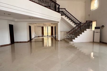 For Sale Penthouse Apartment Kusuma Chandra SCBD 4+1BR Unfurnished