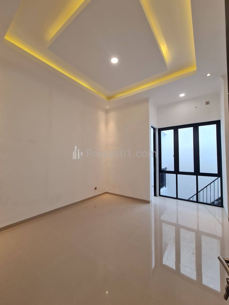 Dijual Rumah Baru Darmo Permai Timur Surabaya, Kondisi Baru Gress