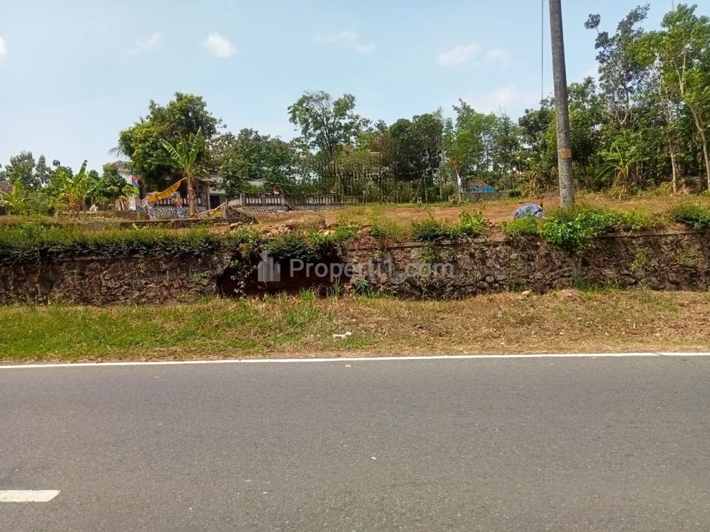 Dijual Tanah Super Strategis 2003m² di Mojogedang Karanganyar Jawa Tengah