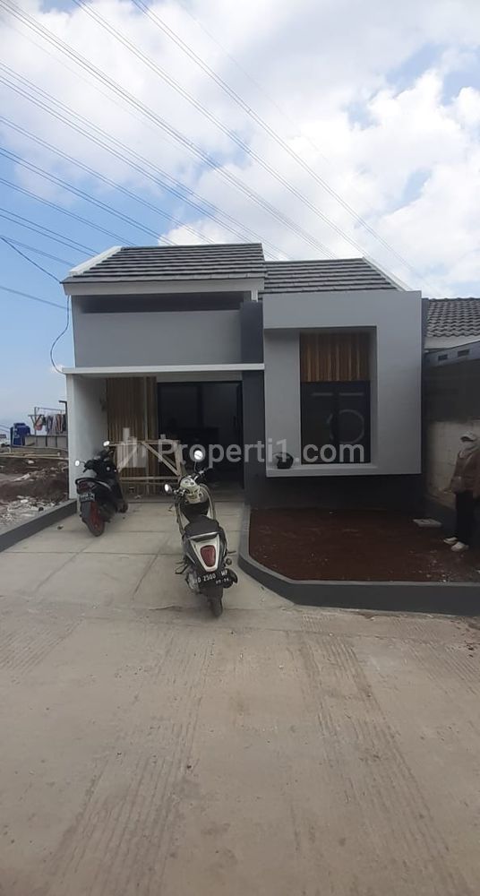 Dijual Rumah Ready Stock dengan View Pegunungan dan City Light, DP 0% Hanya Booking 2,5jt All in, Full Furniture