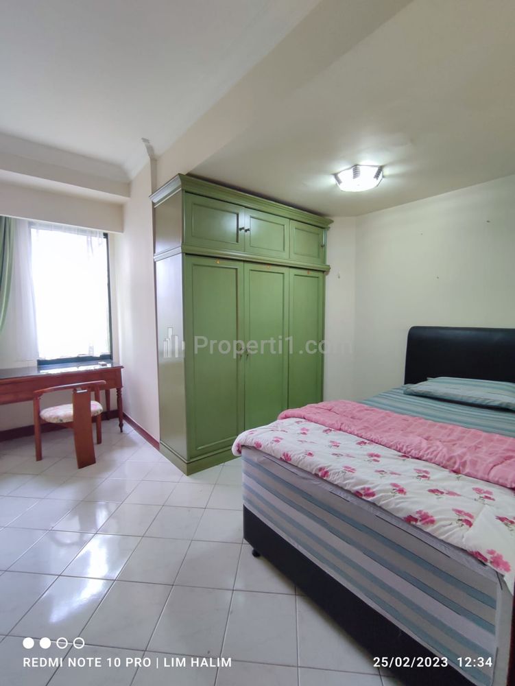 Dijual Apartemen Taman Anggrek Lantai Plaza Level, 3+1 BR Full Furnish