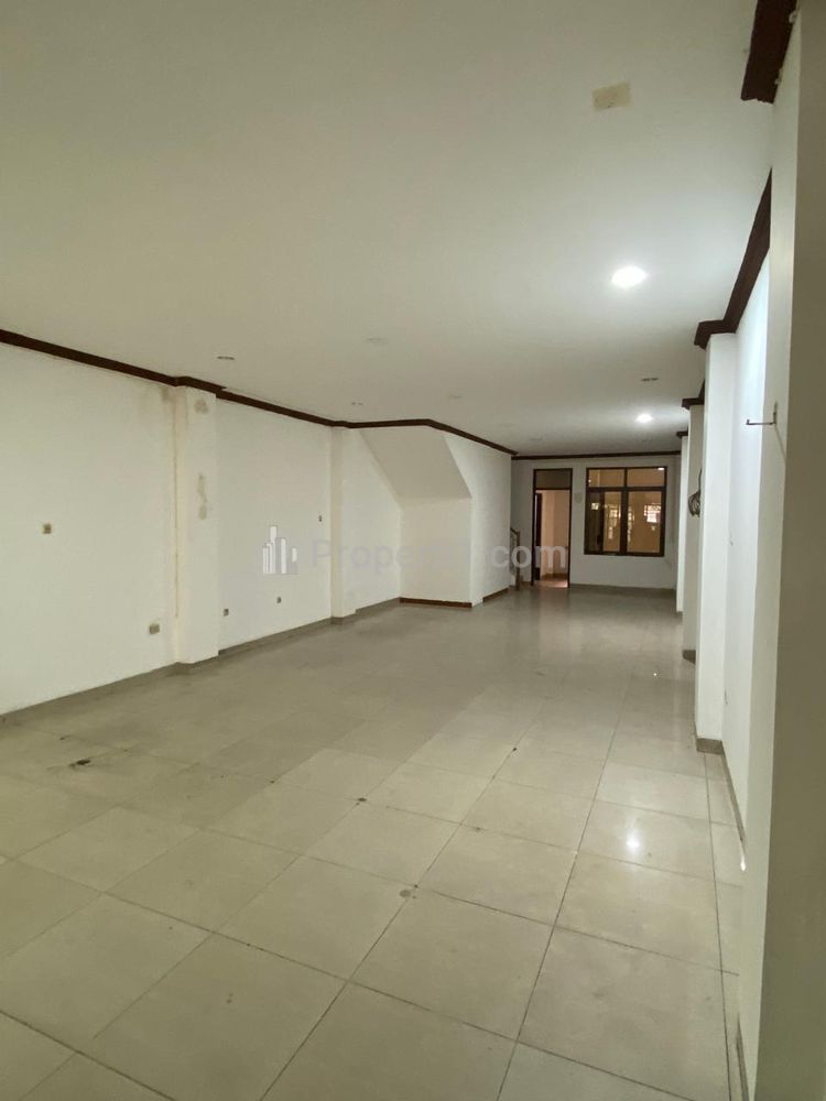 Disewakan Ruko Dekat Pasar Tanah Abang, Jl. Kebon Kacang, Jakpus