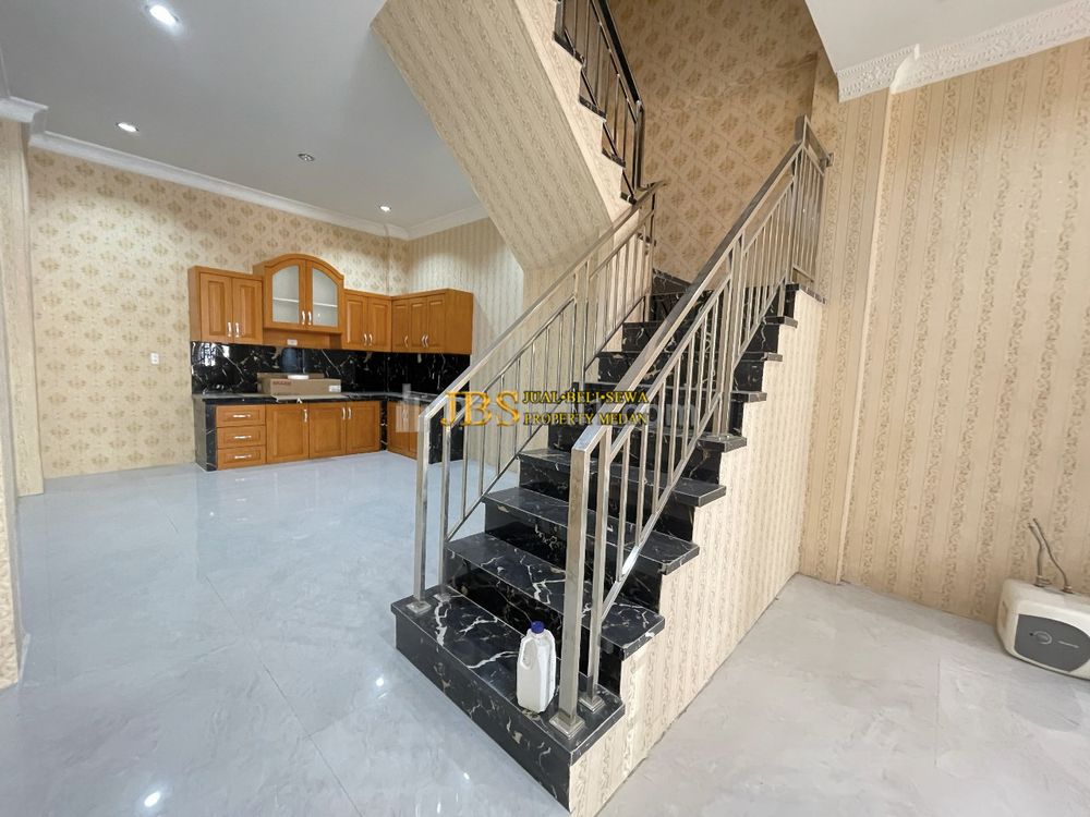 Dijual Rumah Hook 2,5 Tingkat di Komplek Cemara Asri Medan Jalan Katalia Terrace 2