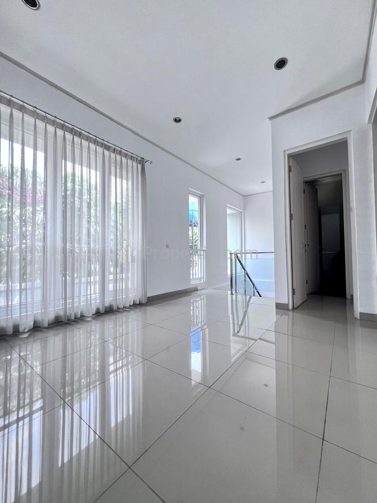 Jual Rumah di Cilandak TB. Simatupang Jakarta Selatan, Sudah SHM - 3 Kamar Tidur