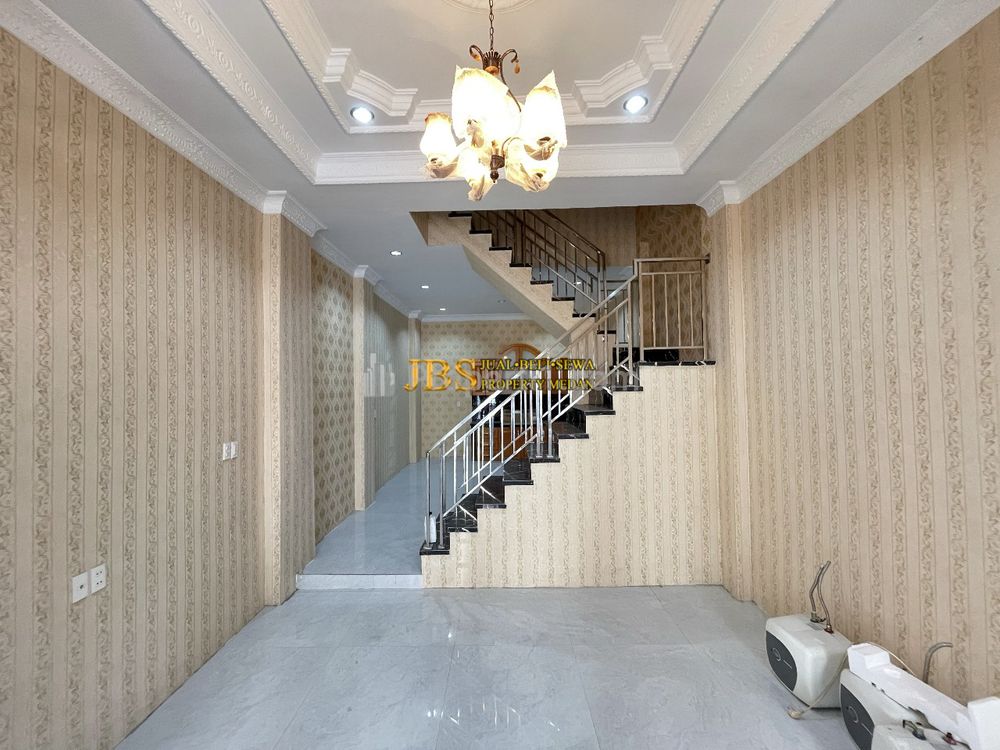 Dijual Rumah Hook 2,5 Tingkat di Komplek Cemara Asri Medan Jalan Katalia Terrace 2