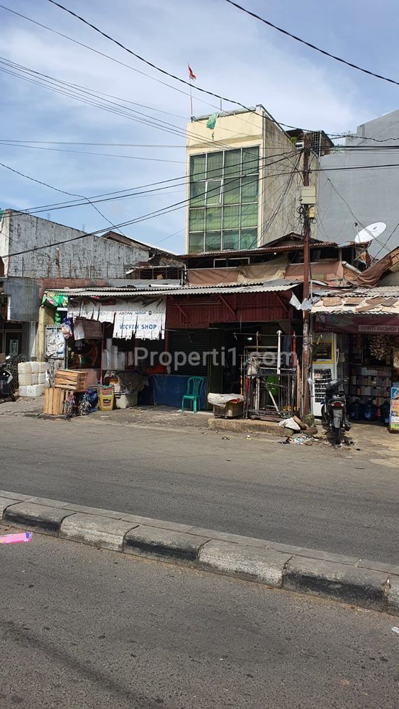 Dijual Rumah di Jalan Raya Kebayoran Lama Jakarta Selatan, Tanah 110m2