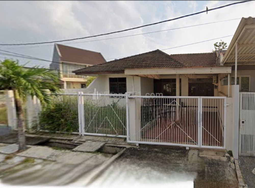 Dijual Murah Rumah Taman Simpang Darmo Permai Selatan Surabaya - ROW Jalan LEBAR 3 mobil - Parkiran LUAS dekat Pakuwon Mall, PTC, Supermall