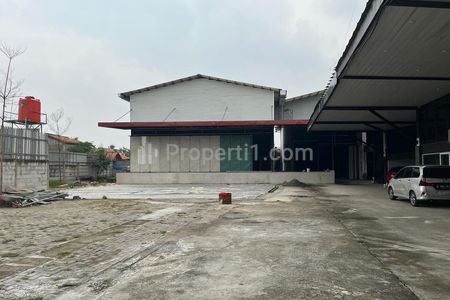 Jual Gudang SHM Siap Pakai Luas Tanah 3798 m2, Bangunan 2291 m2, Akses Kontainer 40 Feet di Jalan Jurumudi, Benda, Tangerang, Banten