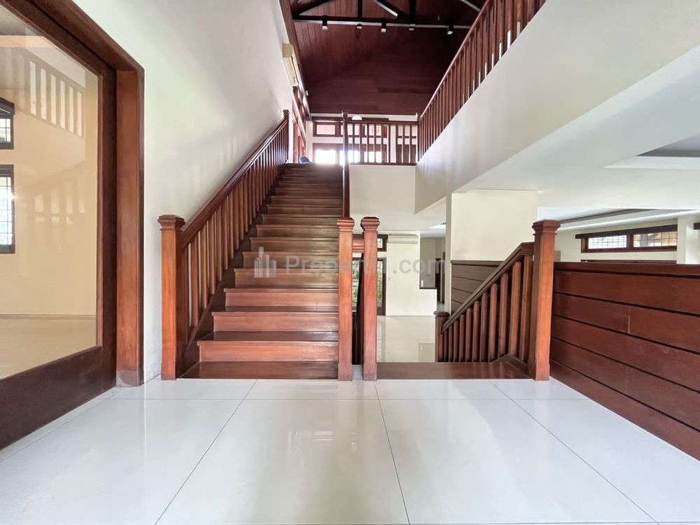 Jual Rumah Dekat Masjid, Luas Tanah 1117 m2, Bangunan 900 m2 Ada Kolam Renang, Dekat Ampera, TB Simatupang, Mampang, Jakarta Selatan