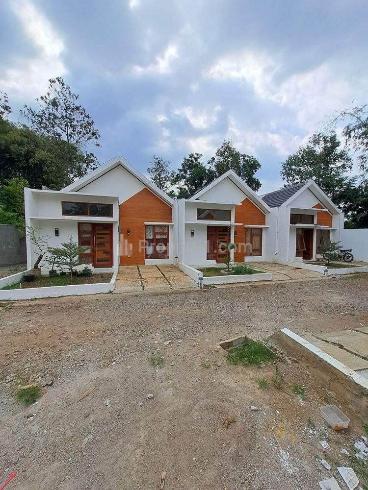 Jual Rumah Baru Siap Huni Suasana Asri Harga Termurah Dalam Komplek di Batujajar Padalarang Bandung