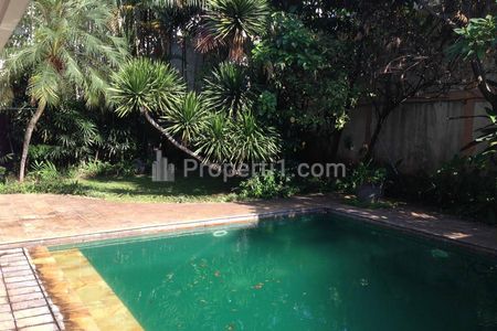 Dijual Rumah Mewah Ada Pool di Giri Loka 3 BSD Tangerang Selatan