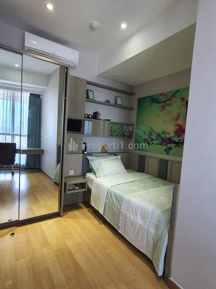 Jual Apartemen The Peak Residence di Pusat Kota Surabaya, City View, Fully Furnisehd, Luas 115 m², 2 KT, 2 KM 1 KT Pembantu, 1 KM Pembantu