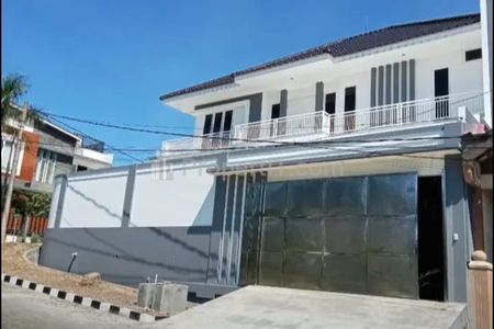 Dijual Rumah di Lembah Dieng Malang, Luas 350 (Rumah Hook)