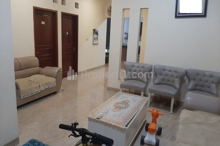 Jual Rumah di Andara Village Cinere Depok, Lokasi Strategis Dekat Akses Tol Desari - 5 Kamar Tidur Furnished