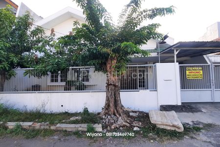 Disewakan Rumah Dharmahusada Indah Depan Ruang Terbuka Taman Hijau Dekat Galaxy Mall Surabaya